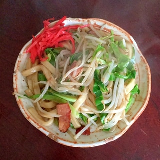 春キャベツとモヤシとチャーシューのソース焼きうどん